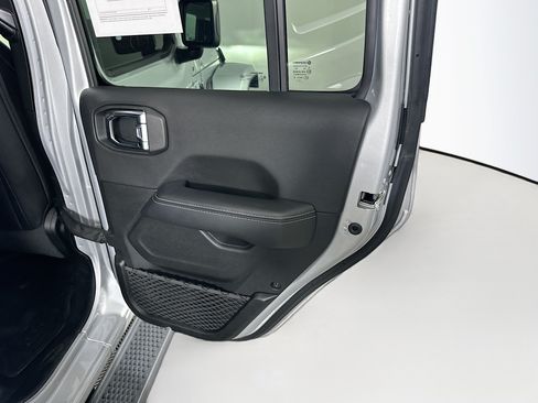 Used 2023 Jeep Wrangler Unlimited Sahara w/ Cold Weather Group AWD/4WD image 28