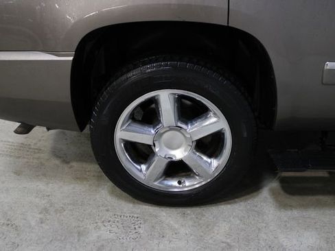 Used 2013 Chevrolet Tahoe LTZ image 36