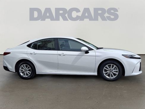 Used 2025 Toyota Camry LE FWD image 7