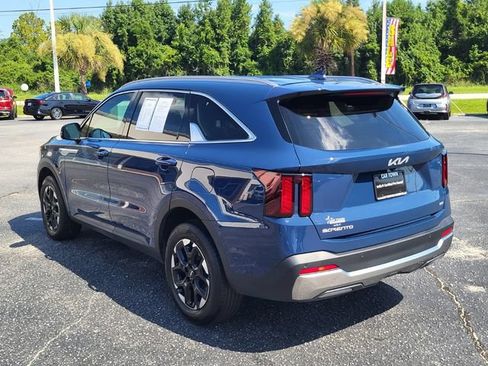 Certified 2025 Kia Sorento S AWD/4WD image 5