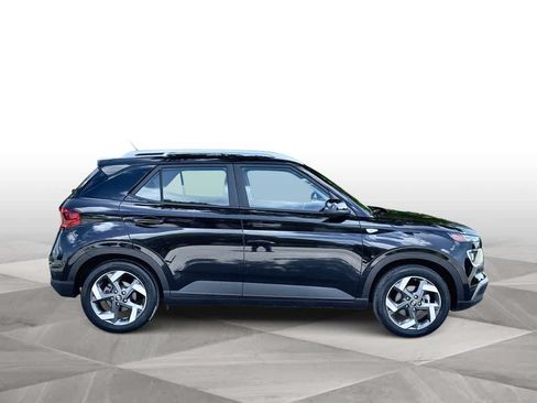 Used 2024 Hyundai Venue SEL FWD image 9
