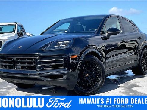 Used 2025 Porsche Cayenne Coupe AWD/4WD image 1