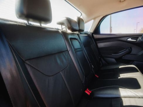 Used 2015 Ford Focus Titanium image 32