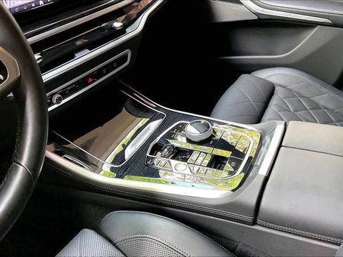 Used 2024 BMW X5 xDrive40i w/ Executive Package AWD/4WD image 16