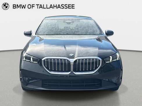New 2026 BMW 530i w/ Premium Package image 2