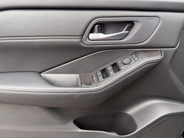 Certified 2026 Nissan Rogue SL AWD/4WD image 16