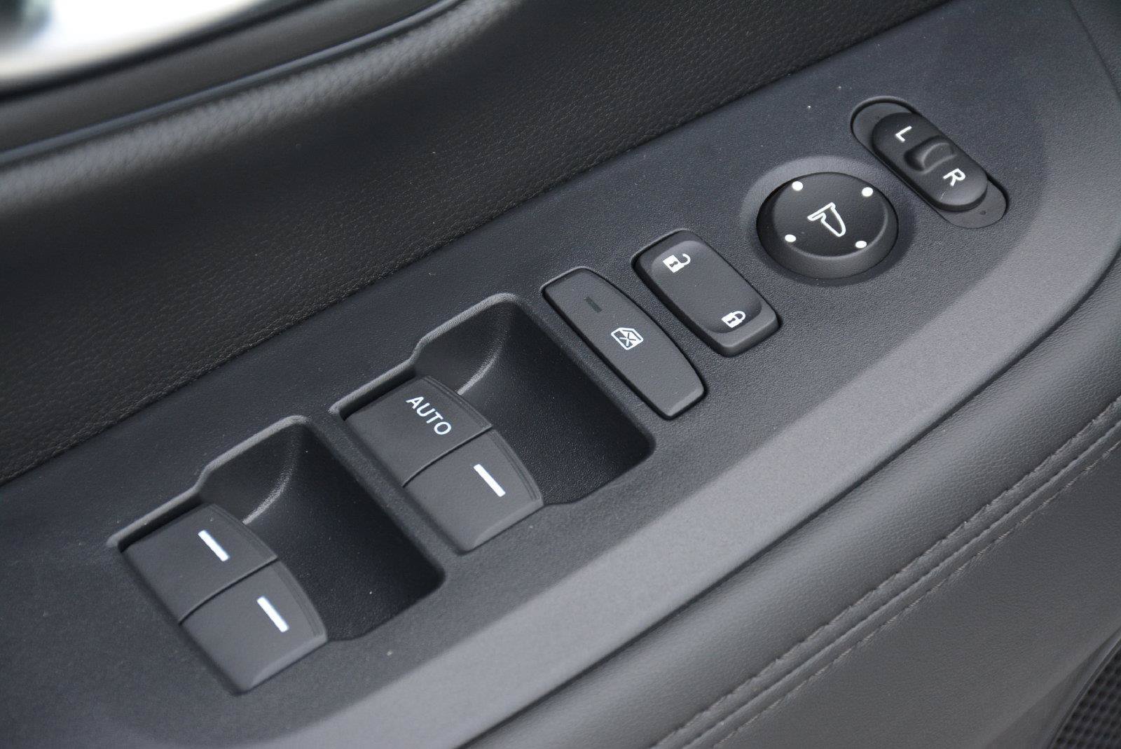 Used 2027 Honda HR-V LX image 9