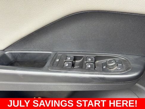 Used 2023 Volkswagen Taos SE AWD/4WD image 12