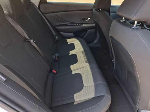 Used 2025 Hyundai Elantra SE FWD image 32