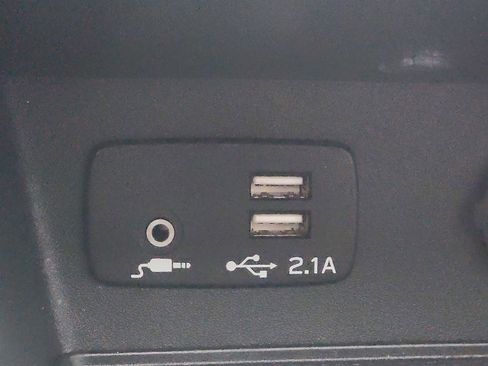 Used 2023 Subaru Forester Premium image 24