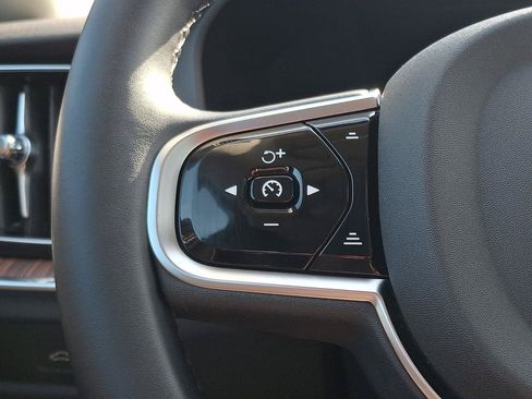 Certified 2025 Volvo S60 B5 Plus AWD/4WD image 21