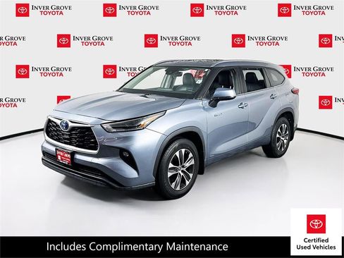 Certified 2021 Toyota Highlander XLE AWD/4WD image 1