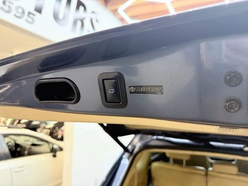 Used 2014 Toyota Highlander XLE image 27