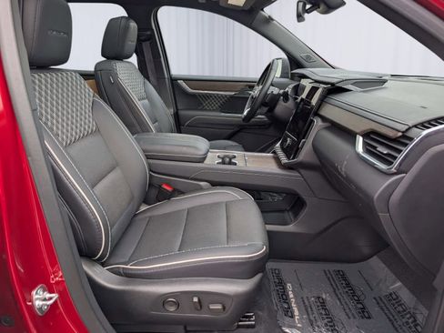 Certified 2024 GMC Acadia Denali image 9