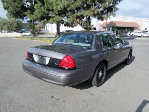 Used 2010 Ford Crown Victoria Police Interceptor image 5