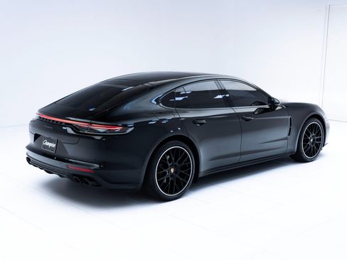 Used 2022 Porsche Panamera Platinum Edition image 9