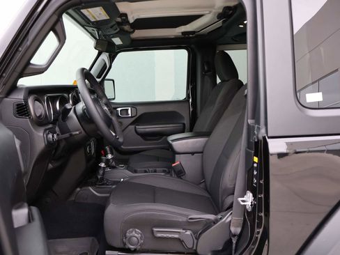 Used 2023 Jeep Wrangler Sport S image 8