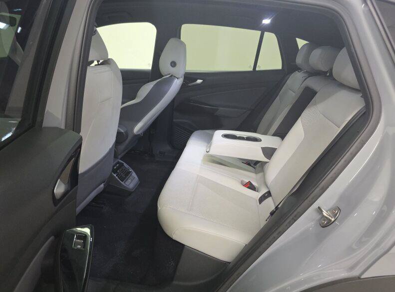 Used 2022 Volkswagen ID.4 Pro S RWD image 9