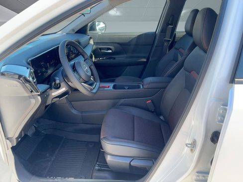 New 2026 Nissan Kicks SR w/ Cold Weather Package image 21