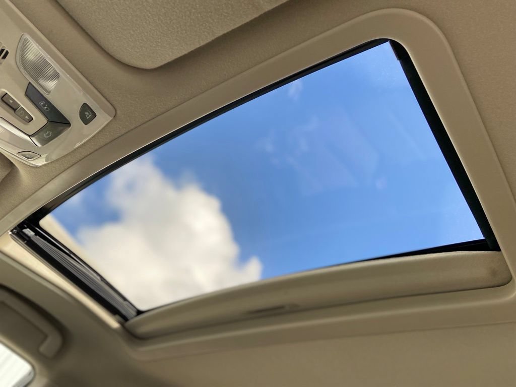 Used 2014 Toyota Sienna XLE FWD image 32