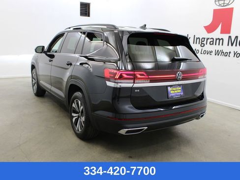 New 2026 Volkswagen Atlas SE image 2