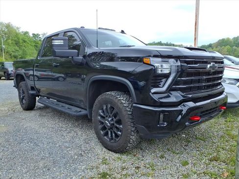 Used 2025 Chevrolet Silverado 2500 LT w/ Trail Boss Package AWD/4WD image 1