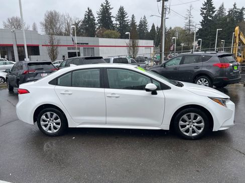 Certified 2025 Toyota Corolla LE image 3