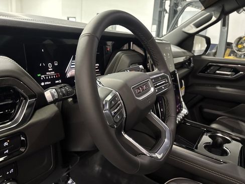 New 2026 GMC Yukon XL Elevation w/ LPO, Floor Liner Package image 15