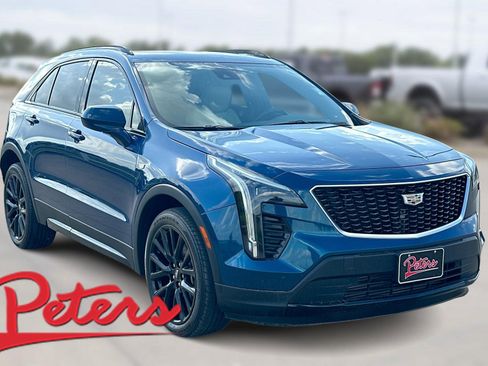 Used 2019 Cadillac XT4 Sport w/ Cold Weather Package FWD image 1