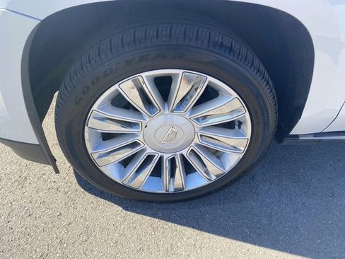 Used 2019 Cadillac Escalade Platinum image 10