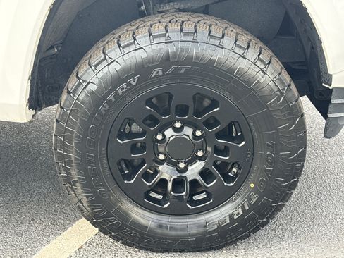 Used 2019 Toyota Tacoma TRD Sport image 13