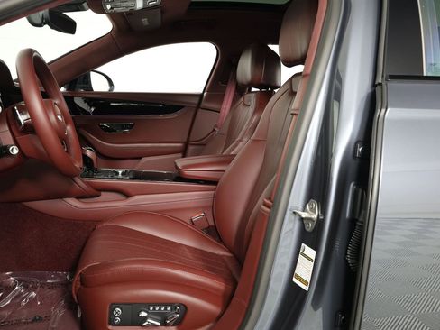 New 2025 Bentley Flying Spur Black Edition image 2