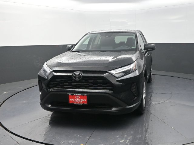 Used 2025 Toyota RAV4 LE AWD/4WD image 2