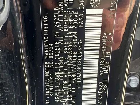 Used 2025 Toyota Camry LE FWD image 31