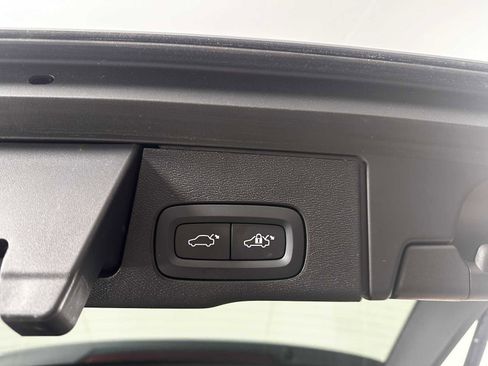 Used 2023 Volvo XC60 B5 Plus w/ Climate Package image 32