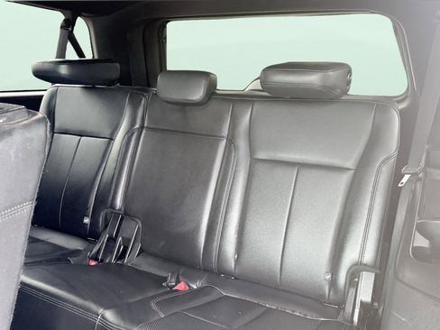 Used 2018 Ford Expedition Max XLT w/ Equipment Group 202A RWD image 38