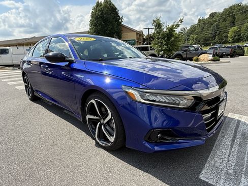 Used 2022 Honda Accord Sport image 3