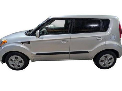 Used 2012 Kia Soul FWD image 2