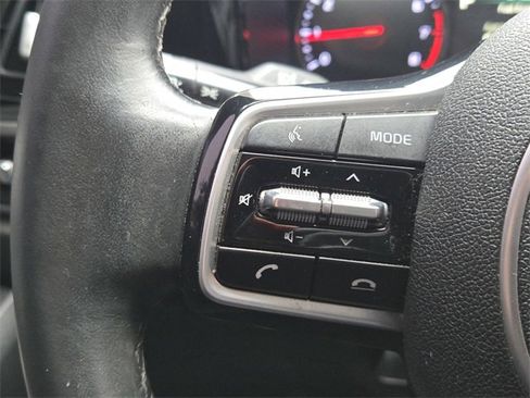 Used 2021 Kia Sorento S image 22