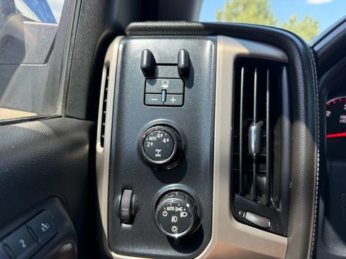 Used 2016 GMC Sierra 1500 Denali w/ Enhanced Driver Alert Package AWD/4WD image 31