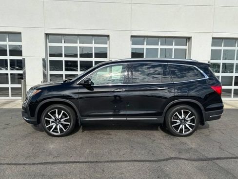 Used 2022 Honda Pilot Touring image 3