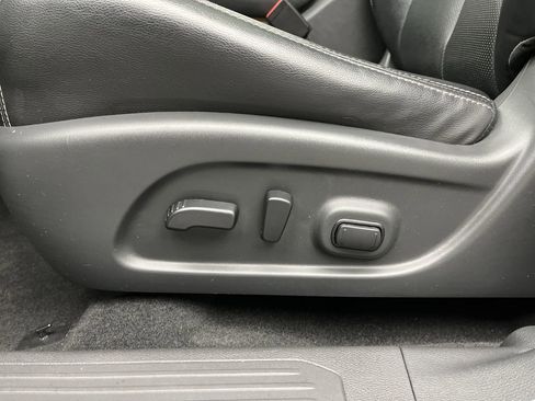 Used 2020 Nissan Murano SL w/ Moonroof Package image 11