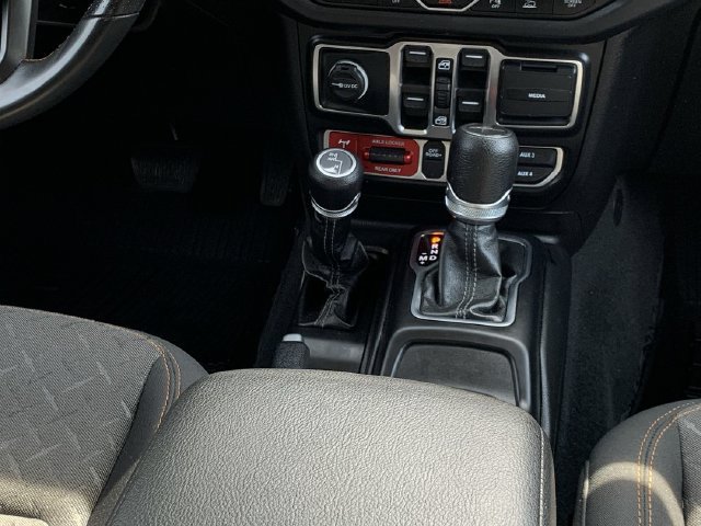 Used 2024 Jeep Gladiator Mojave w/ Safety Group AWD/4WD image 27