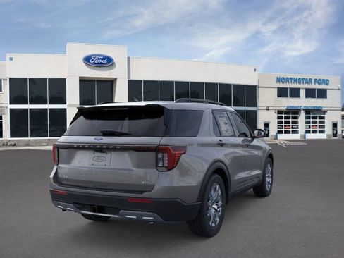 New 2026 Ford Explorer Active w/ Active Comfort Package image 8