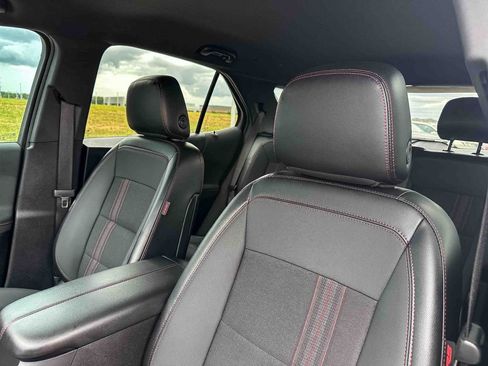 Used 2023 Chevrolet Equinox RS FWD image 14
