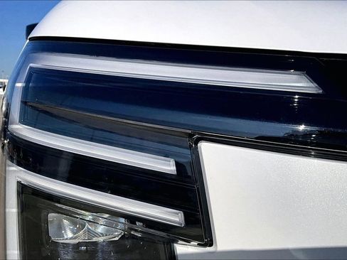 Used 2025 Nissan Armada PRO-4X image 38