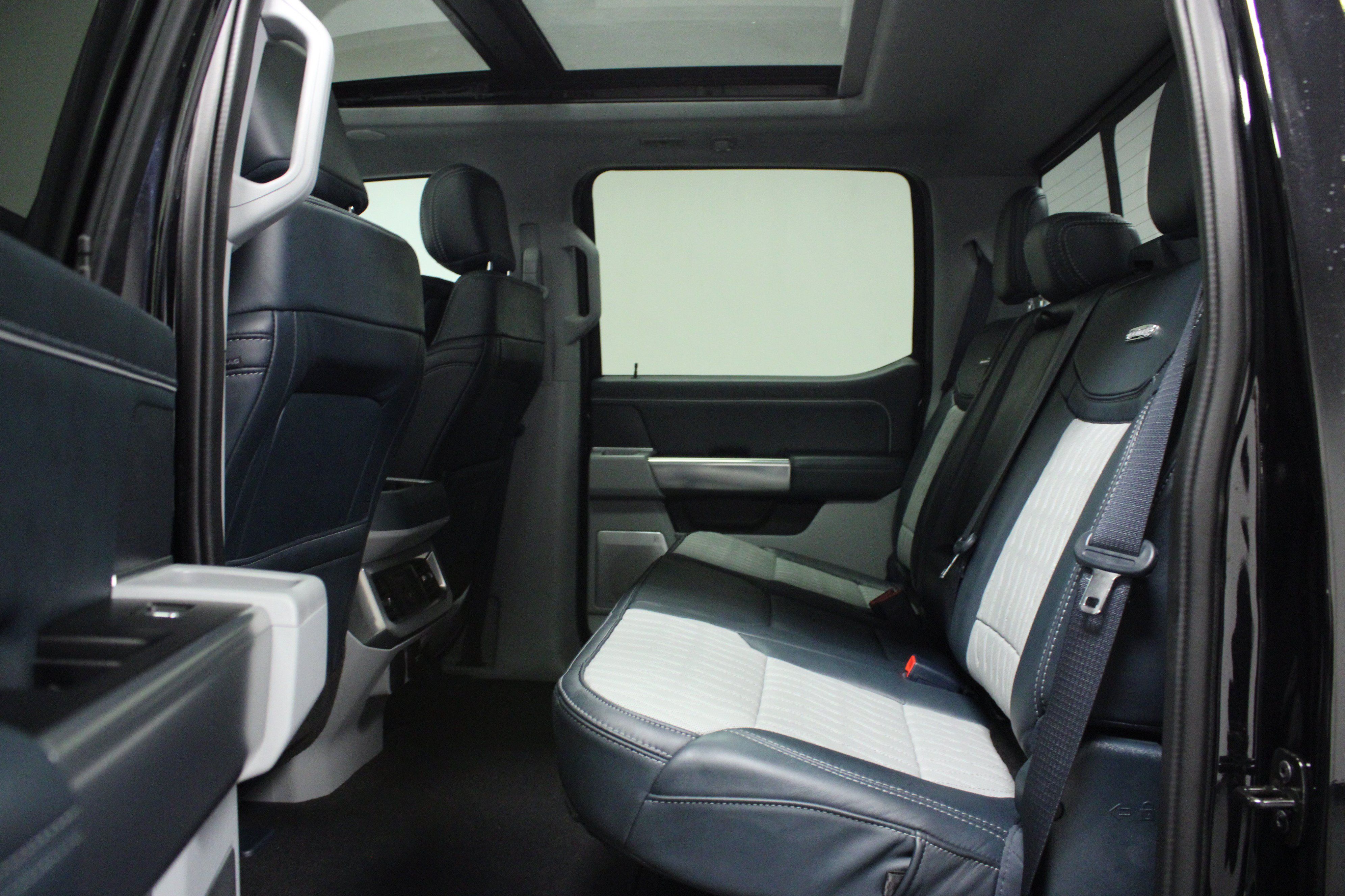 Used 2024 Ford F350 Limited w/ FX4 Off-Road Package AWD/4WD image 13