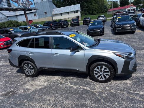 Used 2024 Subaru Outback Premium AWD/4WD image 6