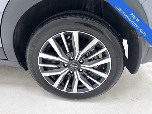 Used 2023 Nissan Kicks SV image 7