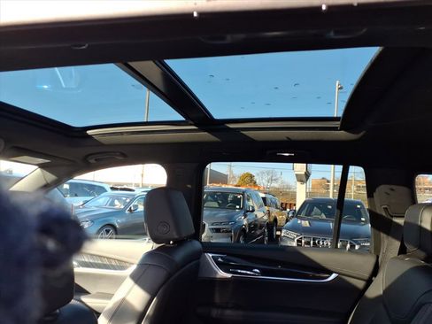 Used 2023 Cadillac XT6 Premium Luxury image 19